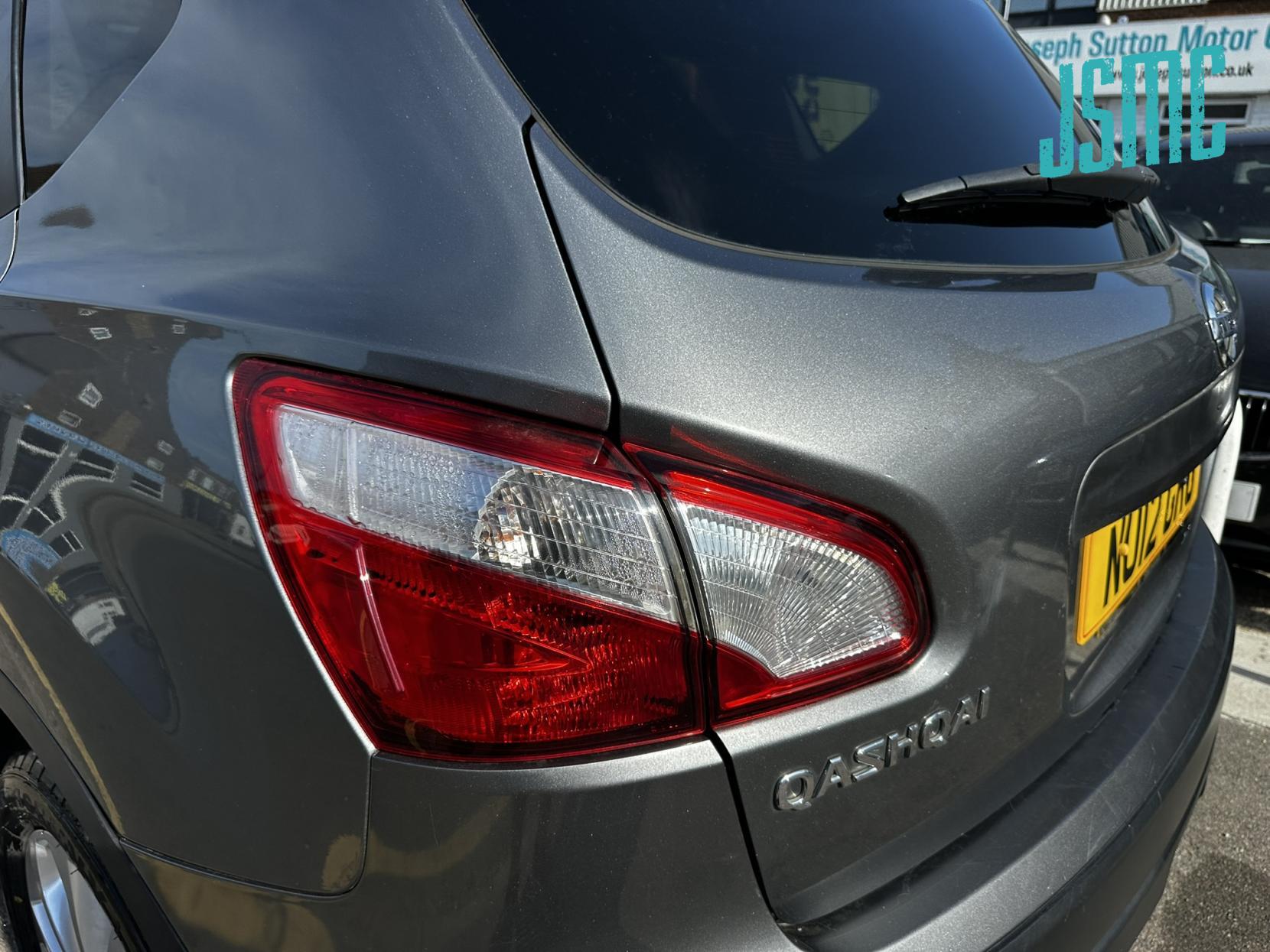Nissan Qashqai 1.6 Tekna SUV 5dr Petrol CVT 2WD Euro 5 (AVM) (117 ps)
