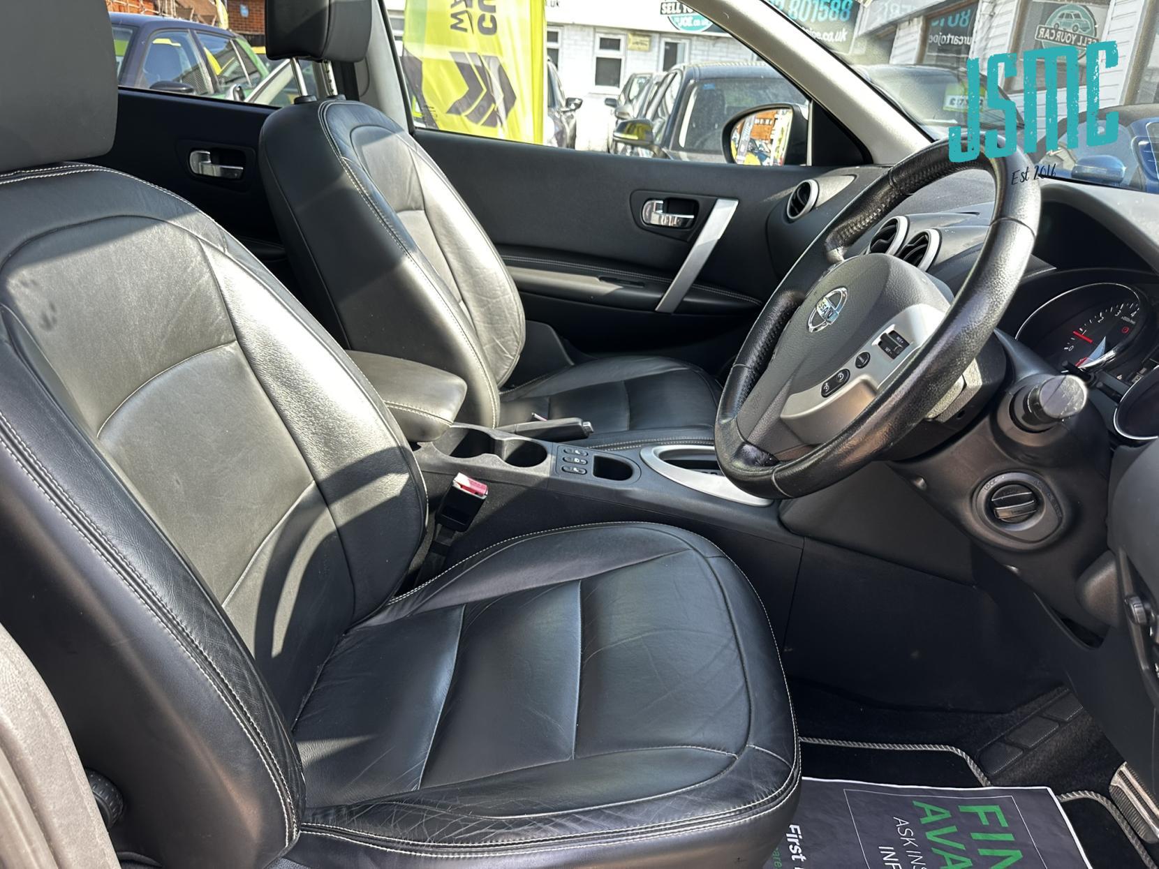 Nissan Qashqai 1.6 Tekna SUV 5dr Petrol CVT 2WD Euro 5 (AVM) (117 ps)