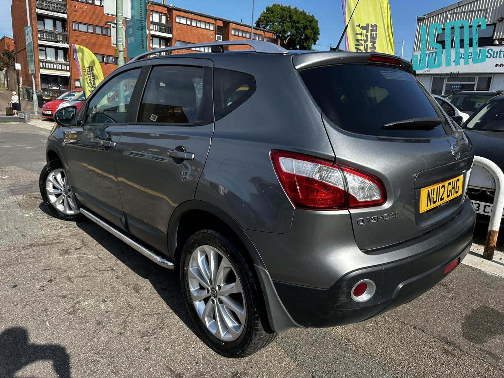 Nissan Qashqai 1.6 Tekna SUV 5dr Petrol CVT 2WD Euro 5 (AVM) (117 ps)