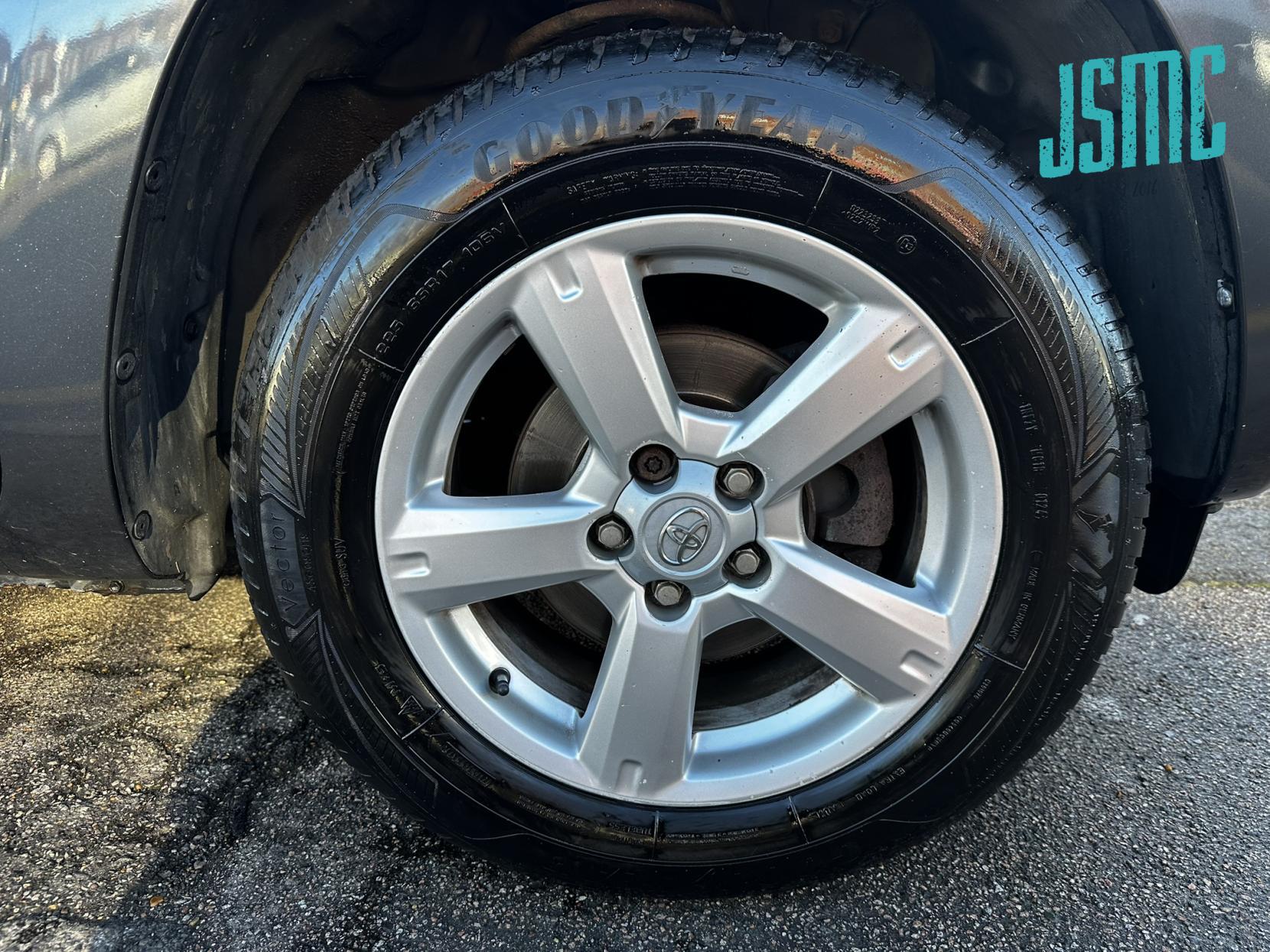 Toyota RAV4 2.0 XT5 SUV 5dr Petrol Automatic 4WD (212 g/km, 150 bhp)