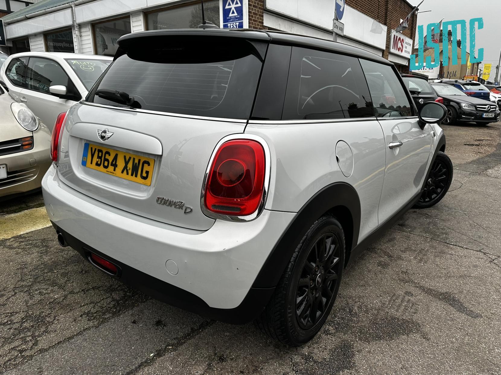 MINI Hatch 1.5 Cooper D Hatchback 3dr Diesel Manual Euro 6 (s/s) (116 ps)