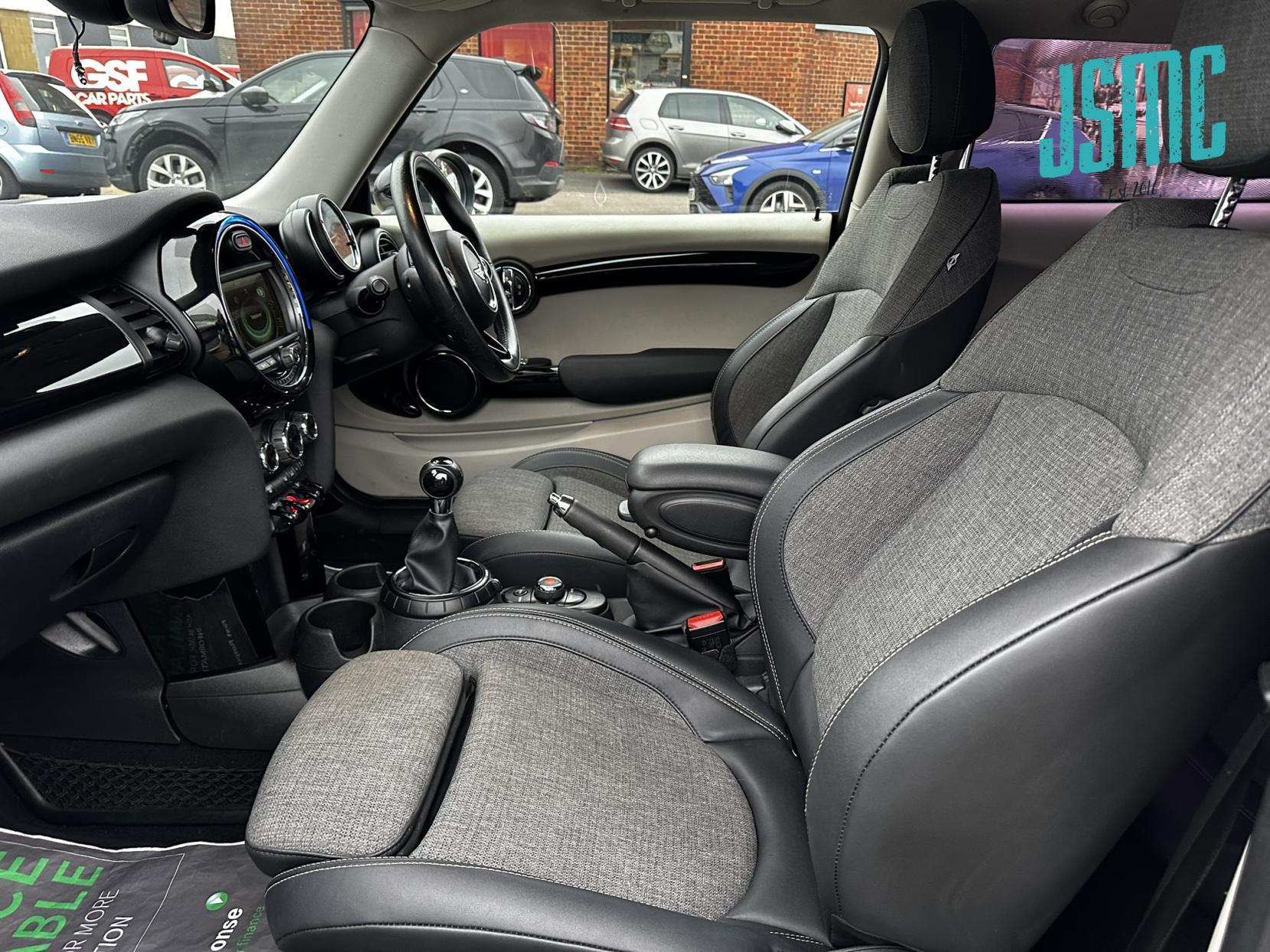 MINI Hatch 1.5 Cooper D Hatchback 3dr Diesel Manual Euro 6 (s/s) (116 ps)