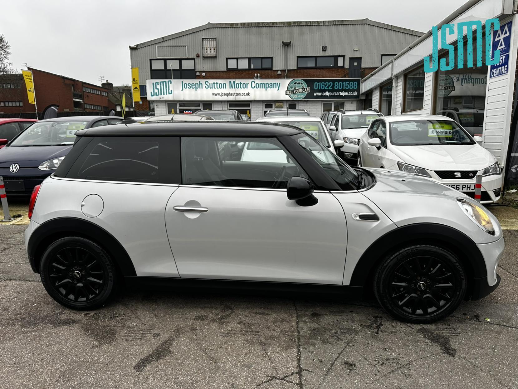 MINI Hatch 1.5 Cooper D Hatchback 3dr Diesel Manual Euro 6 (s/s) (116 ps)