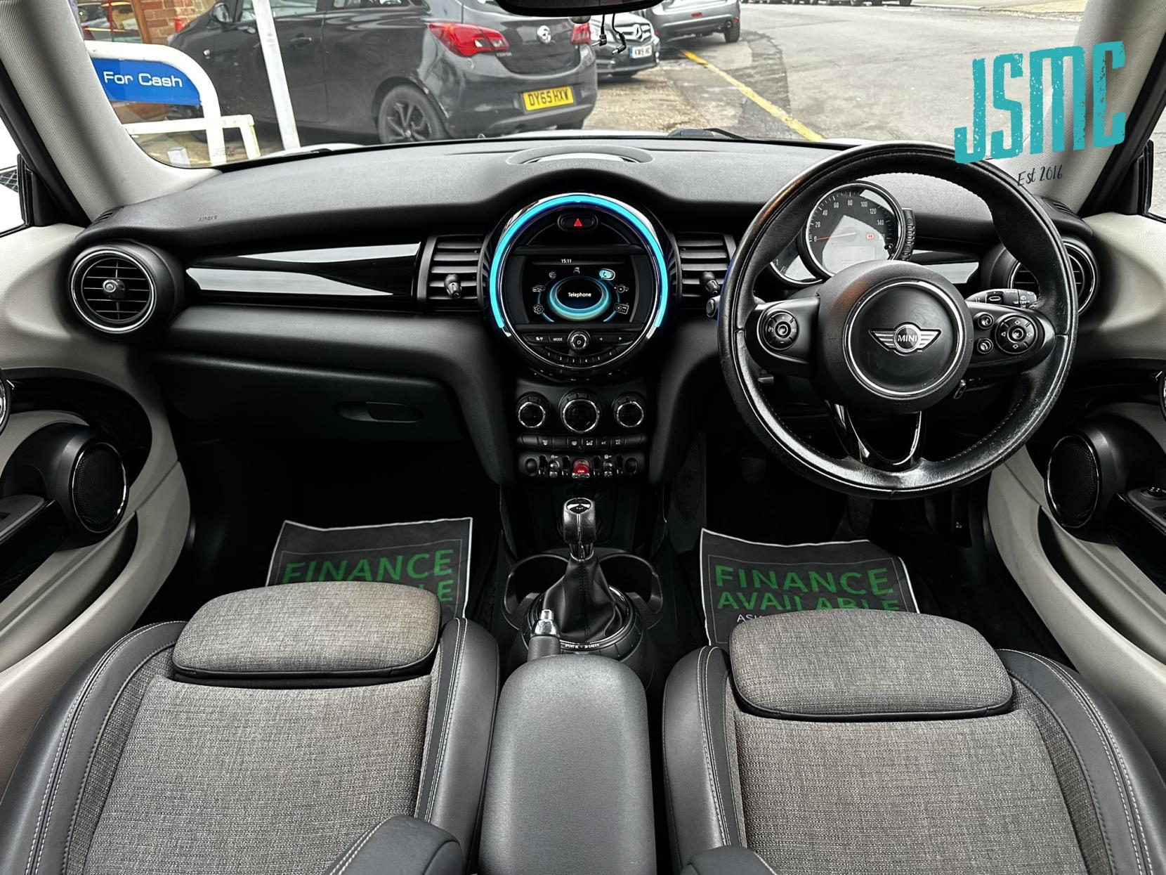 MINI Hatch 1.5 Cooper D Hatchback 3dr Diesel Manual Euro 6 (s/s) (116 ps)