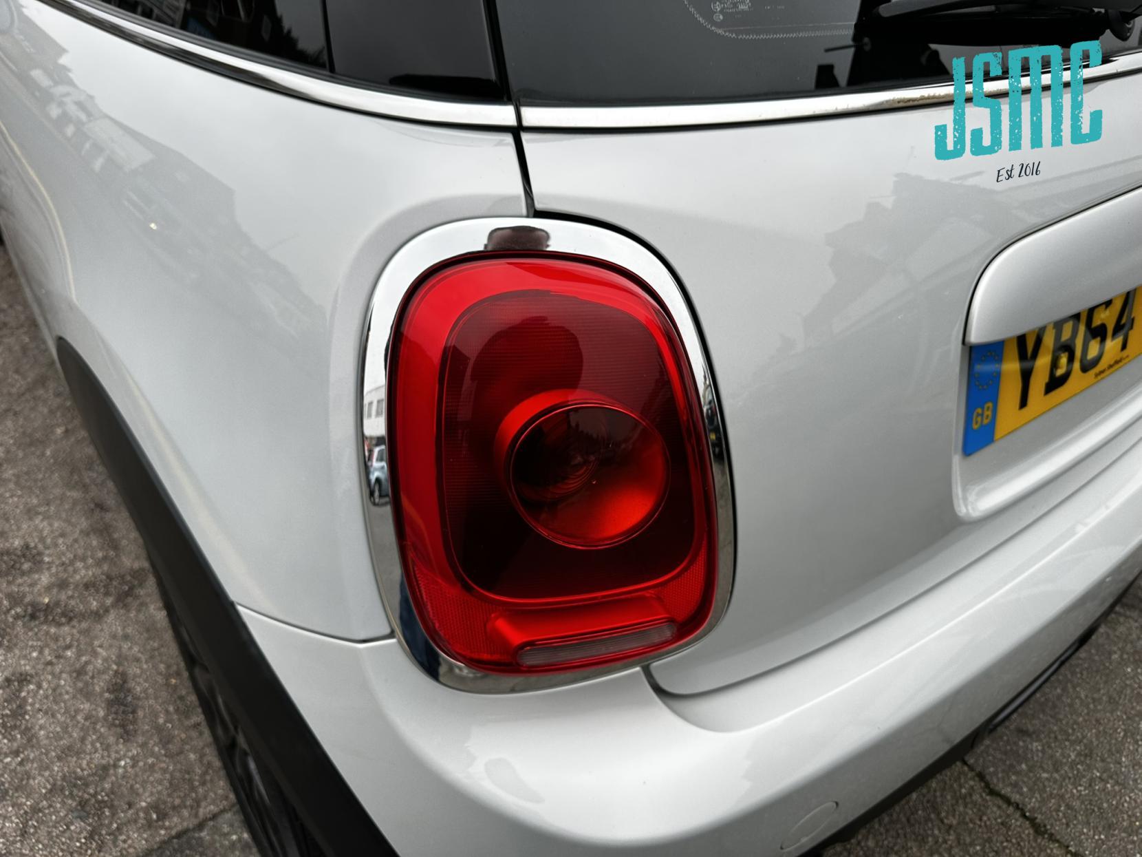 MINI Hatch 1.5 Cooper D Hatchback 3dr Diesel Manual Euro 6 (s/s) (116 ps)