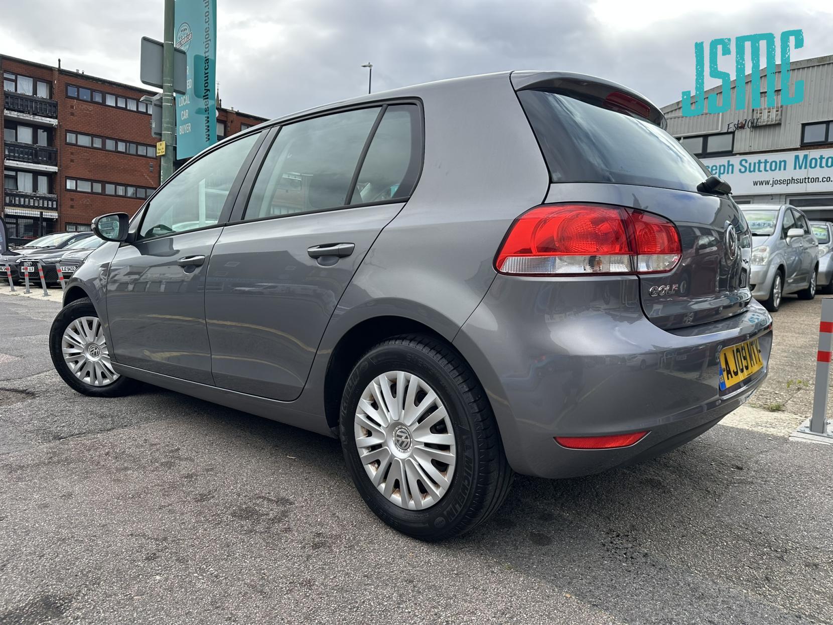 Volkswagen Golf 1.6 FSI S Hatchback 5dr Petrol Manual Euro 5 (102 ps)