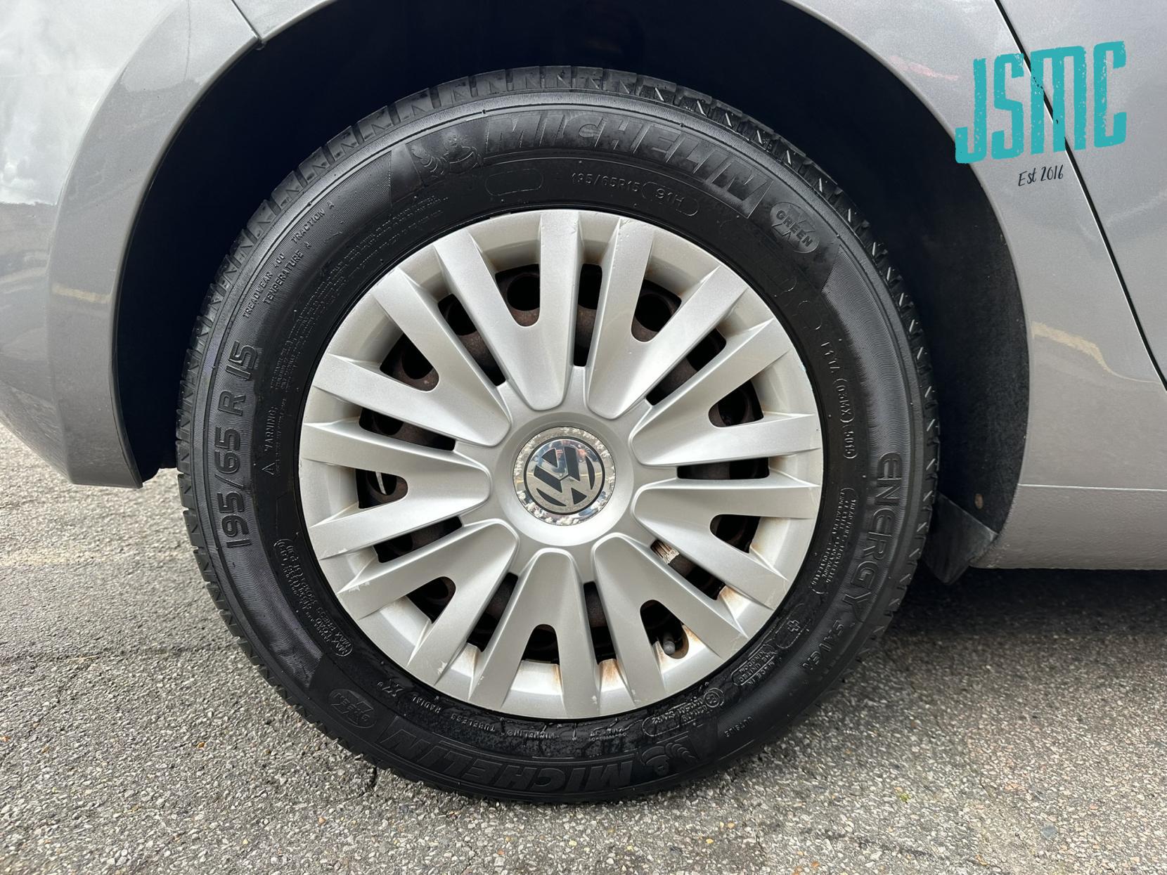 Volkswagen Golf 1.6 FSI S Hatchback 5dr Petrol Manual Euro 5 (102 ps)