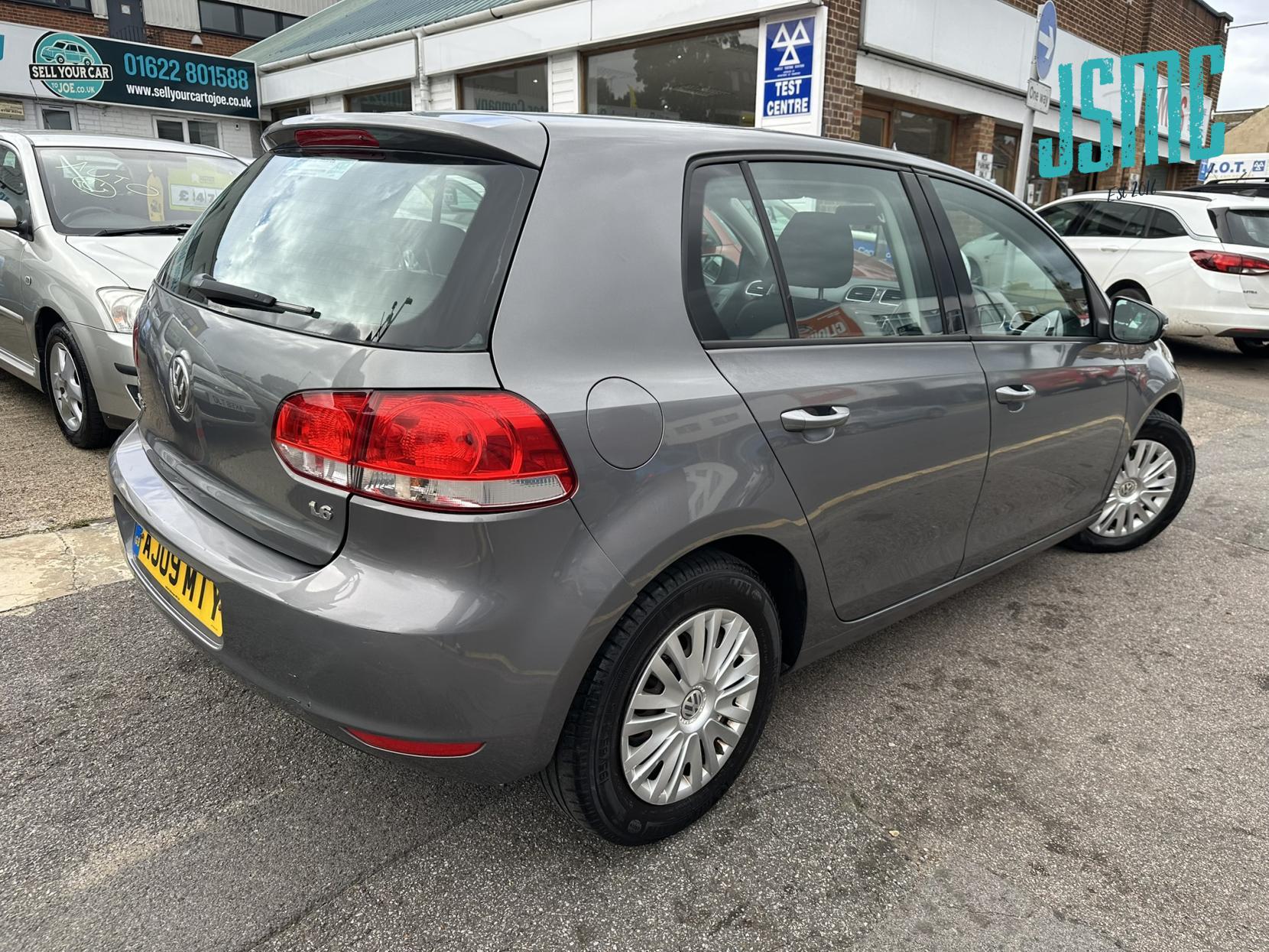 Volkswagen Golf 1.6 FSI S Hatchback 5dr Petrol Manual Euro 5 (102 ps)