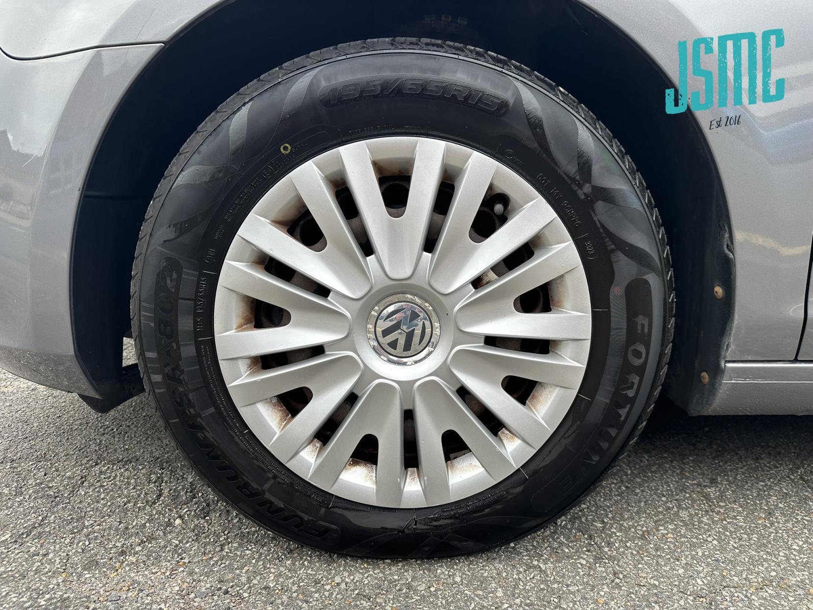 Volkswagen Golf 1.6 FSI S Hatchback 5dr Petrol Manual Euro 5 (102 ps)