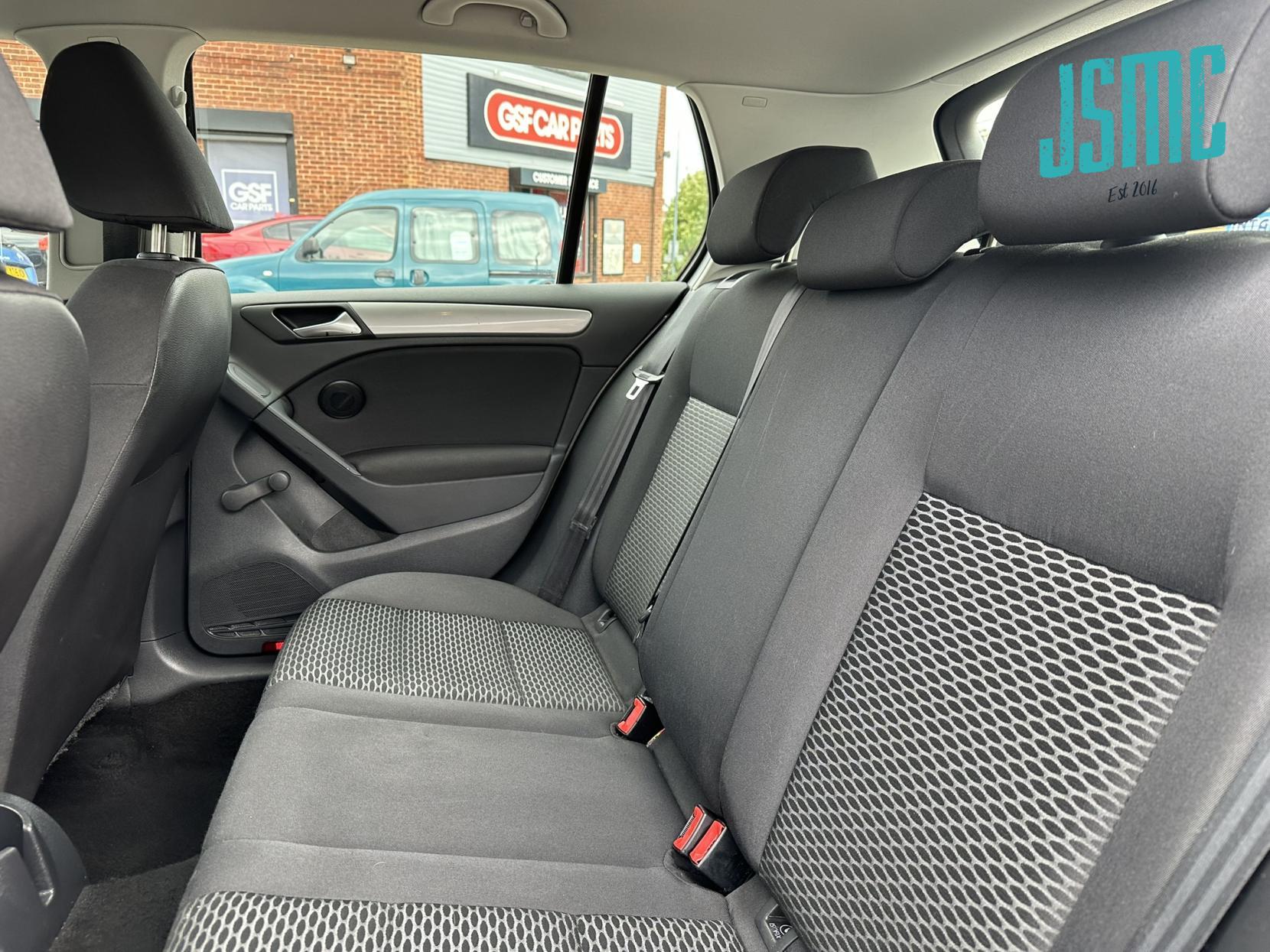 Volkswagen Golf 1.6 FSI S Hatchback 5dr Petrol Manual Euro 5 (102 ps)