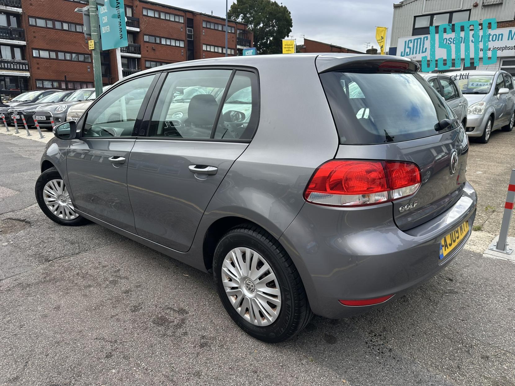 Volkswagen Golf 1.6 FSI S Hatchback 5dr Petrol Manual Euro 5 (102 ps)