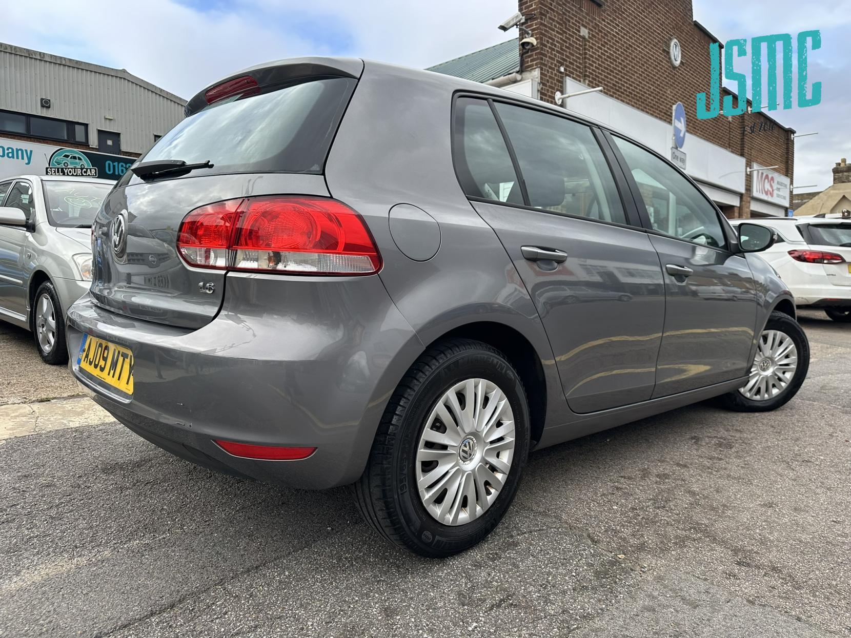 Volkswagen Golf 1.6 FSI S Hatchback 5dr Petrol Manual Euro 5 (102 ps)