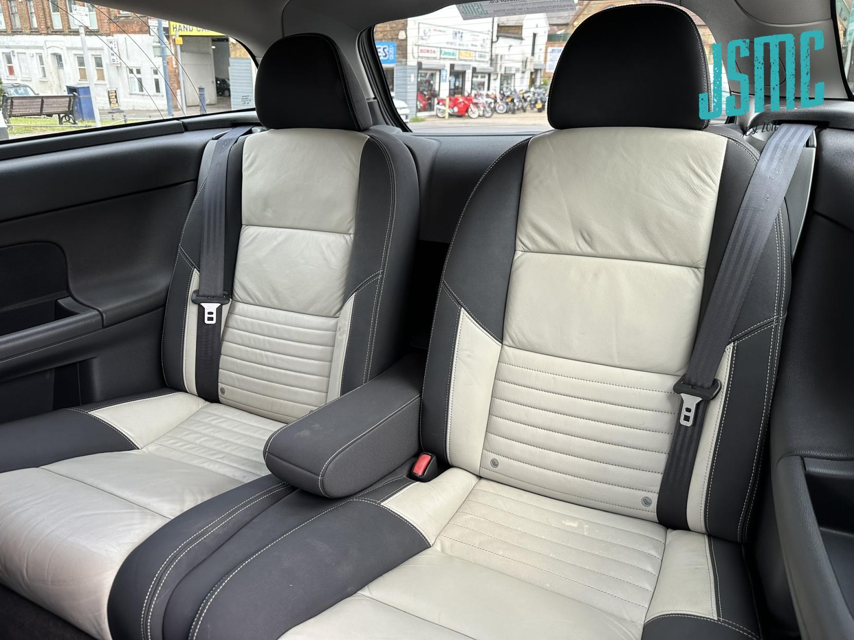 Volvo C30 2.0 R-Design Coupe 2dr Petrol Manual (177 g/km, 143 bhp)