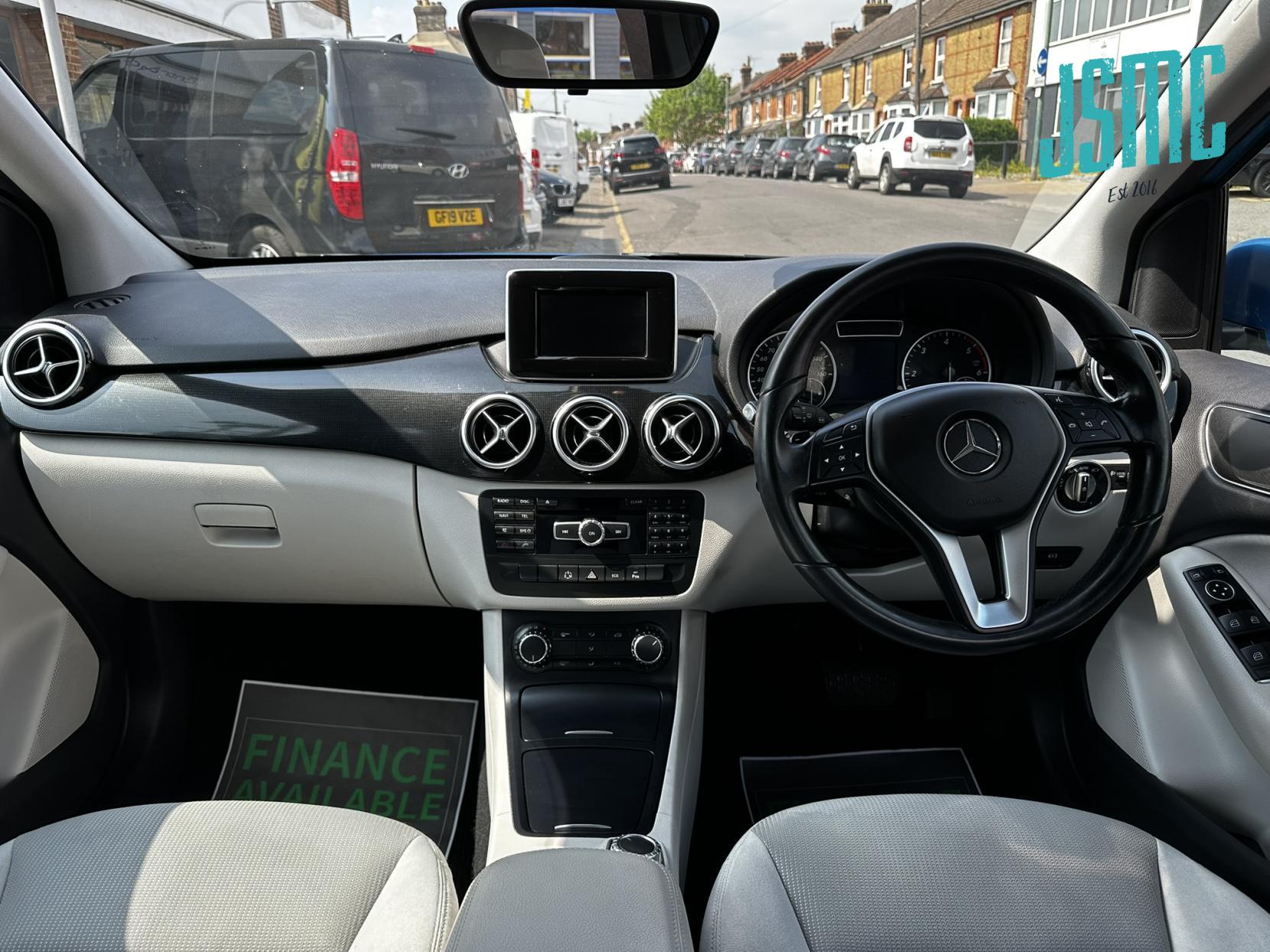 Mercedes-Benz B Class 1.5 B180 CDI SE MPV 5dr Diesel 7G-DCT Euro 5 (s/s) (109 ps)