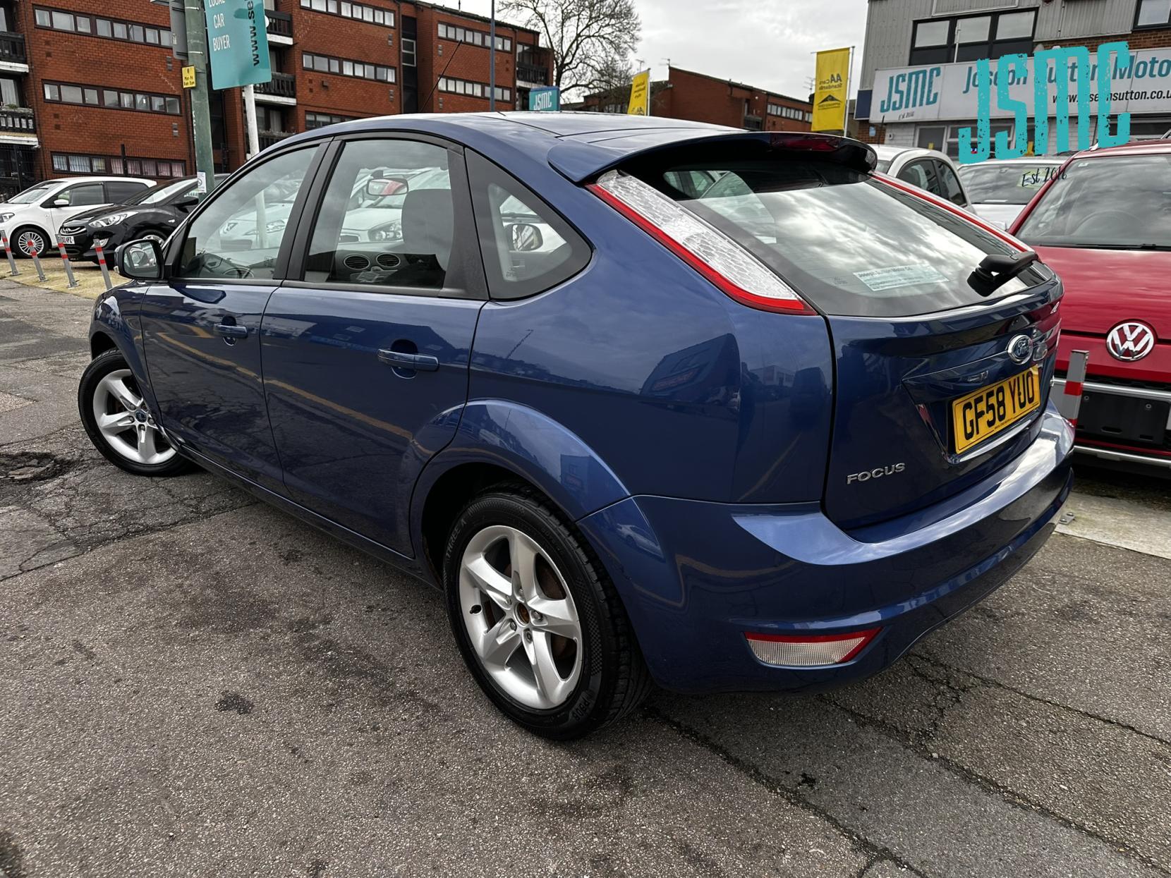 Ford Focus 1.6 Zetec Hatchback 5dr Petrol Manual (159 g/km, 99 bhp)