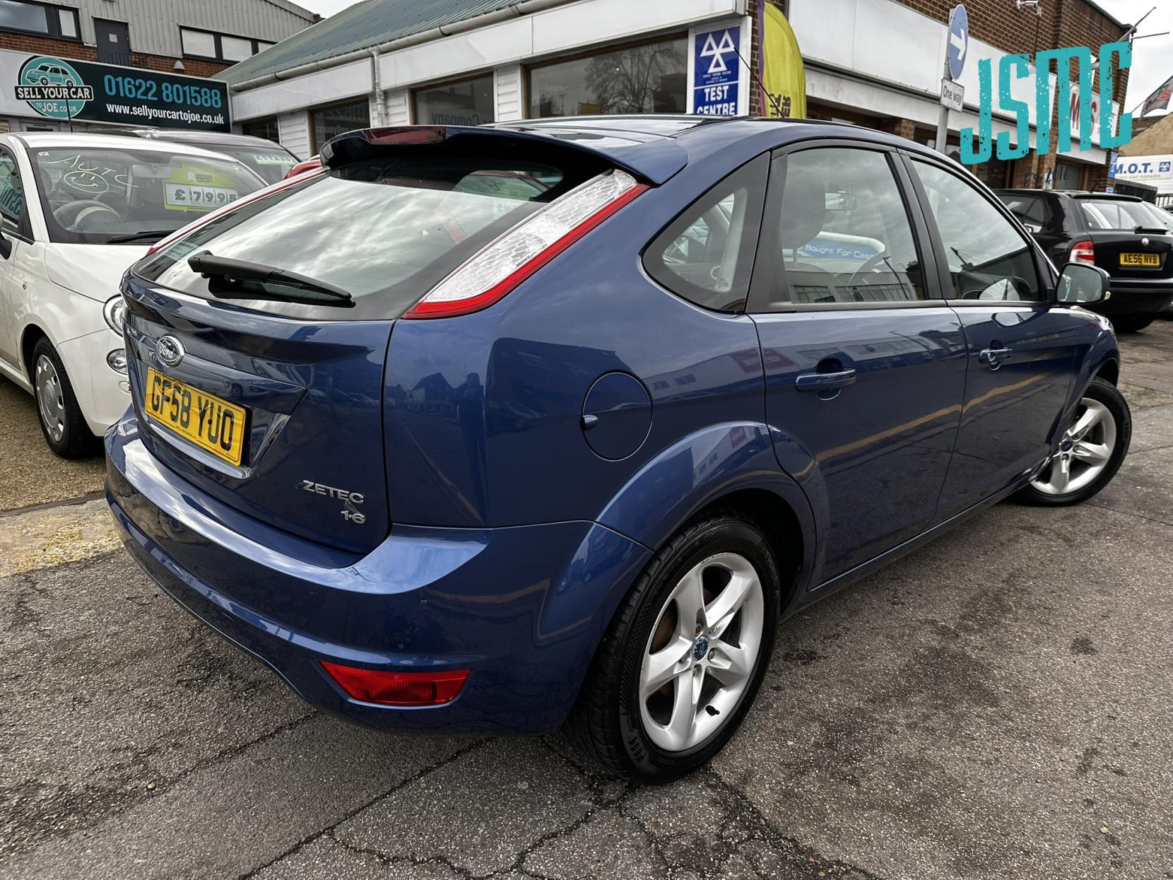 Ford Focus 1.6 Zetec Hatchback 5dr Petrol Manual (159 g/km, 99 bhp)