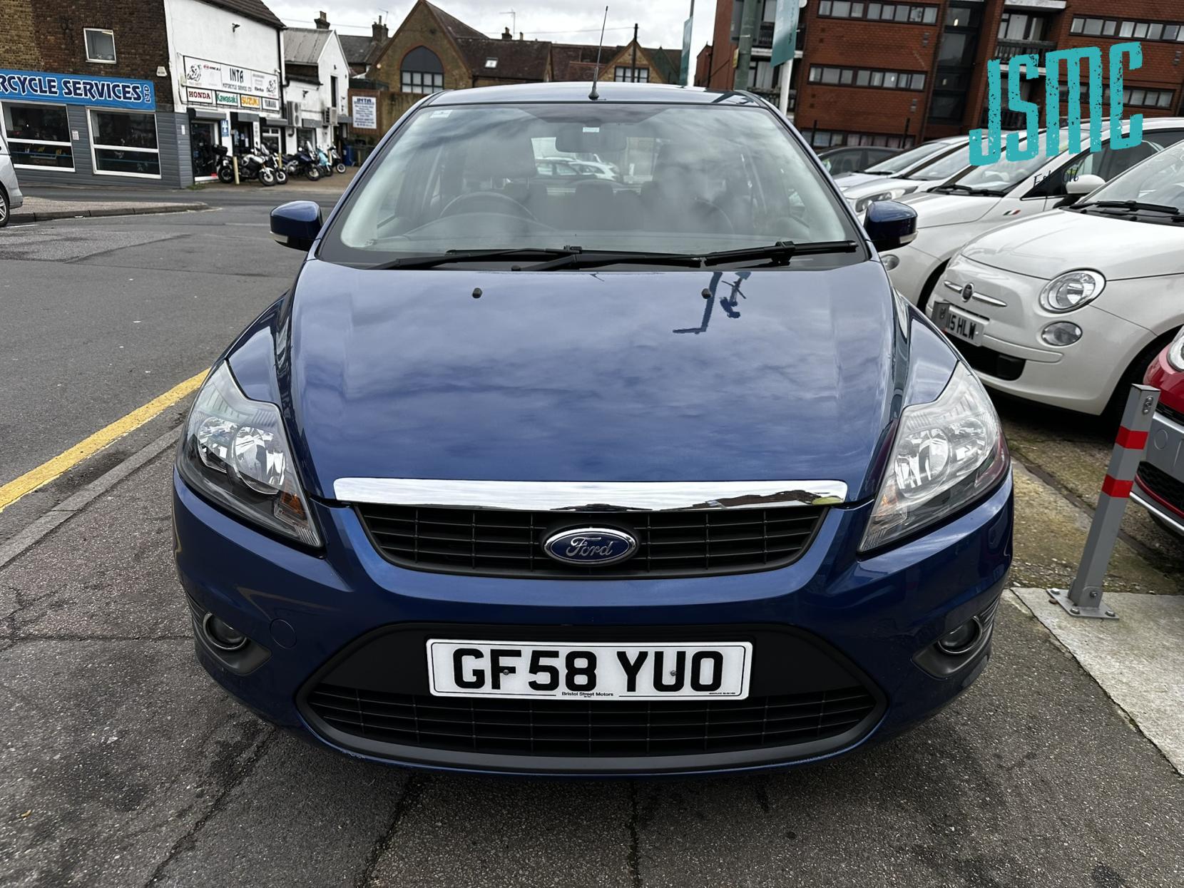 Ford Focus 1.6 Zetec Hatchback 5dr Petrol Manual (159 g/km, 99 bhp)
