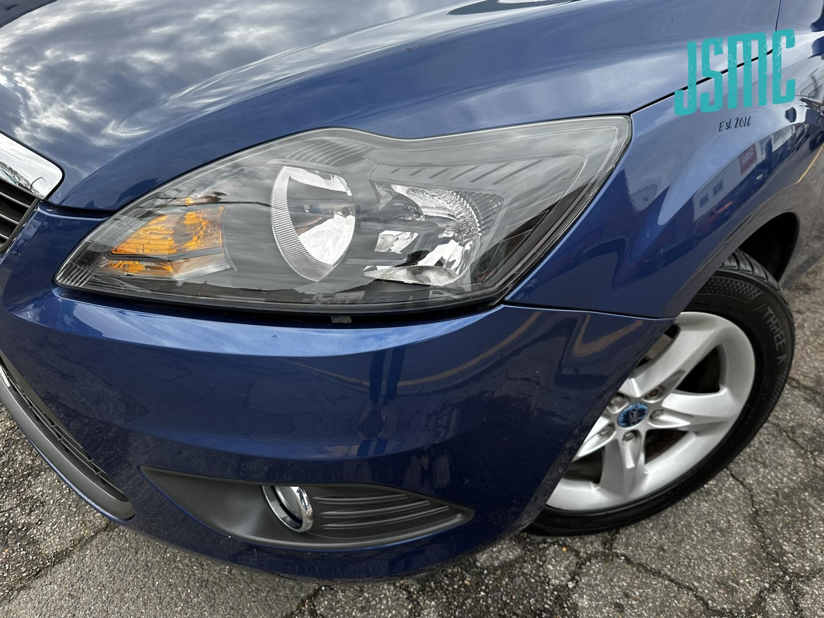 Ford Focus 1.6 Zetec Hatchback 5dr Petrol Manual (159 g/km, 99 bhp)