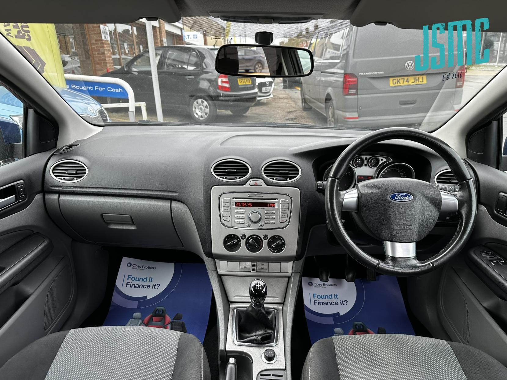 Ford Focus 1.6 Zetec Hatchback 5dr Petrol Manual (159 g/km, 99 bhp)