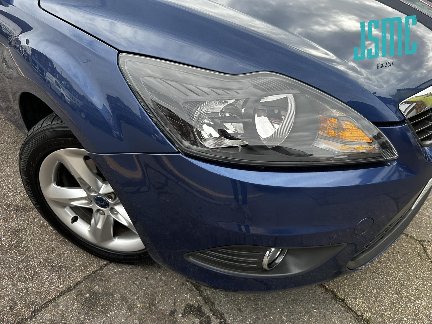 Ford Focus 1.6 Zetec Hatchback 5dr Petrol Manual (159 g/km, 99 bhp)