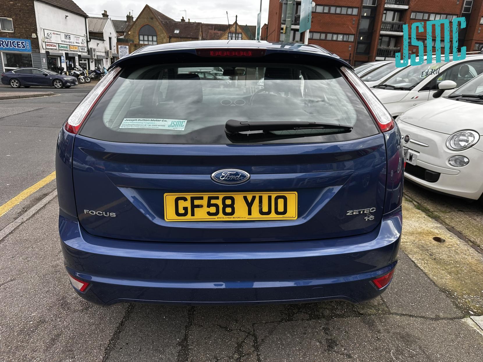 Ford Focus 1.6 Zetec Hatchback 5dr Petrol Manual (159 g/km, 99 bhp)