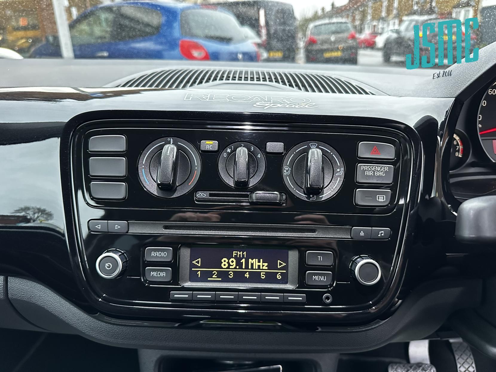 Volkswagen up! 1.0 Move up! Hatchback 3dr Petrol ASG Euro 5 (60 ps)