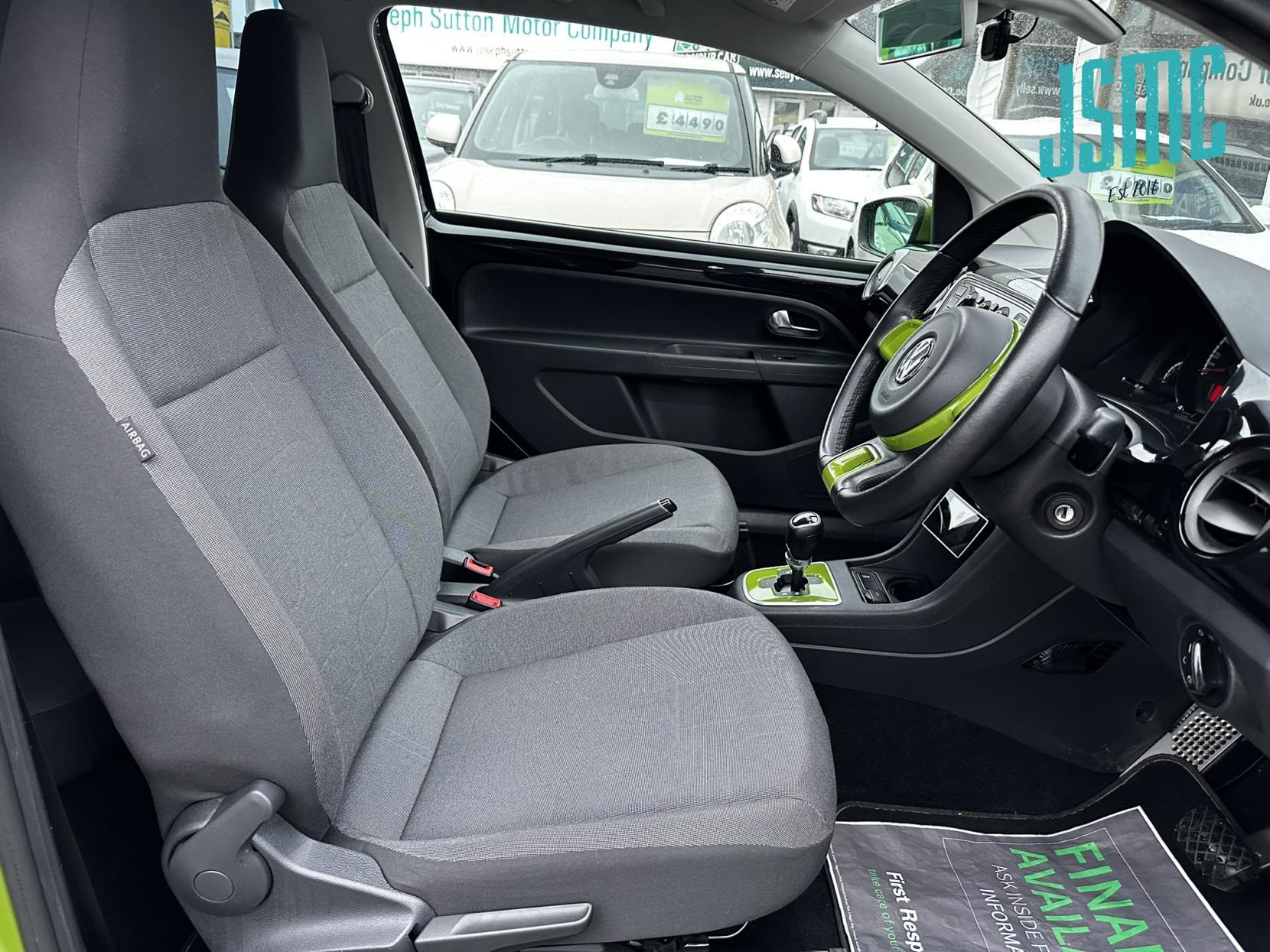 Volkswagen up! 1.0 Move up! Hatchback 3dr Petrol ASG Euro 5 (60 ps)