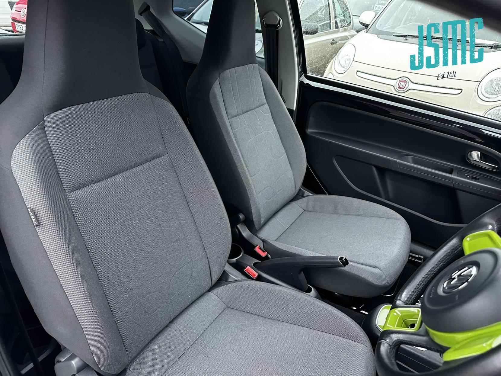 Volkswagen up! 1.0 Move up! Hatchback 3dr Petrol ASG Euro 5 (60 ps)