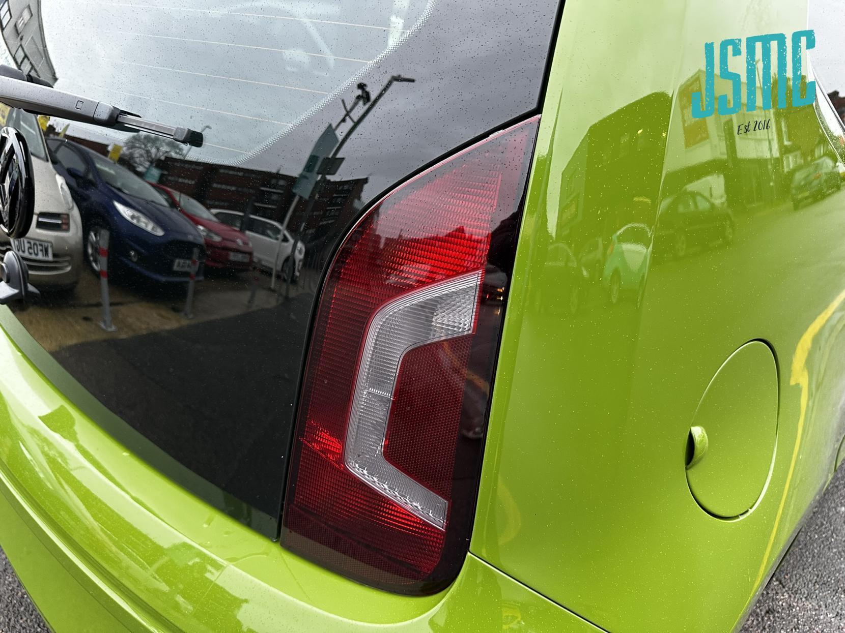 Volkswagen up! 1.0 Move up! Hatchback 3dr Petrol ASG Euro 5 (60 ps)