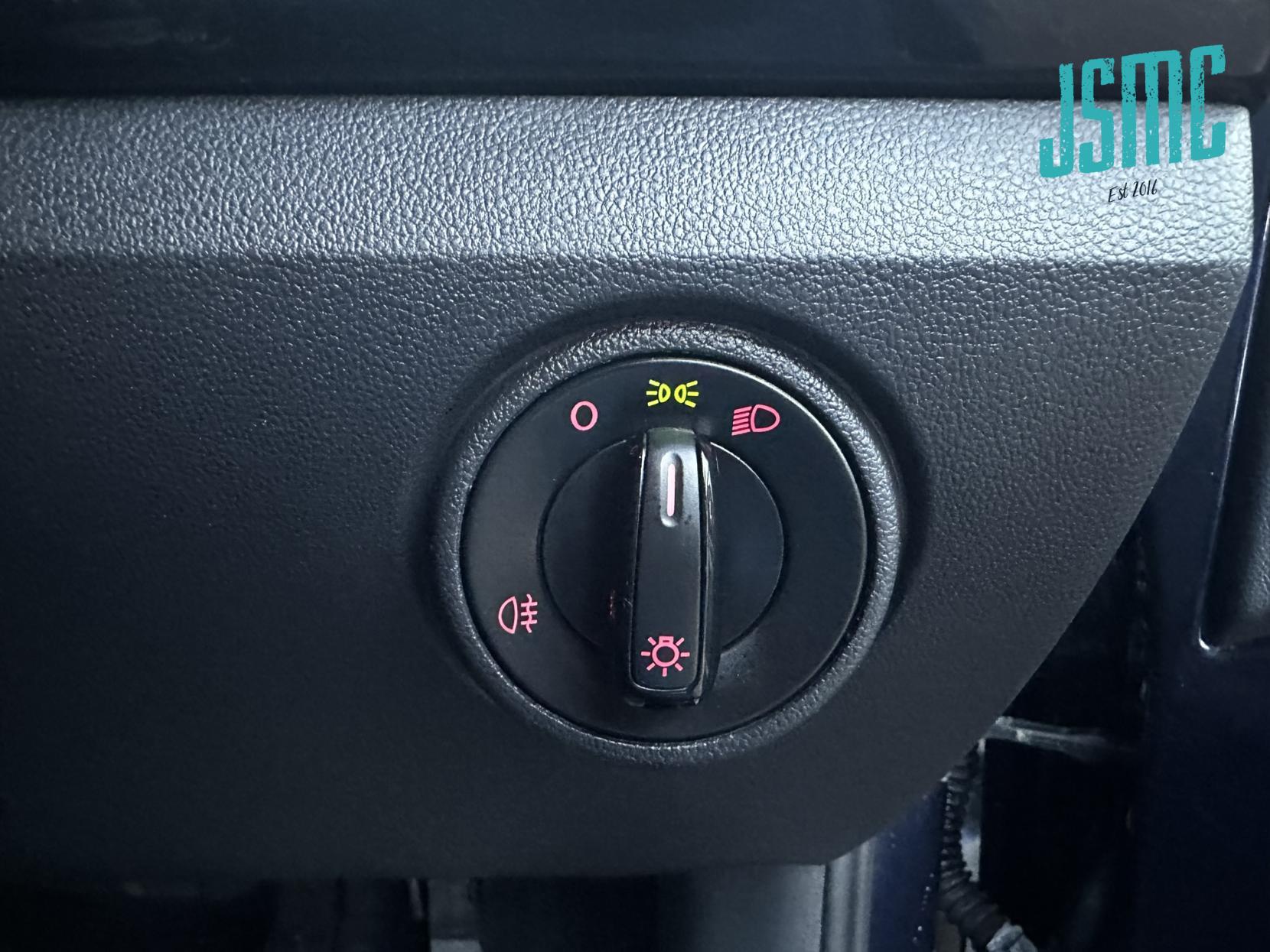 Volkswagen up! 1.0 Move up! Hatchback 3dr Petrol ASG Euro 5 (60 ps)