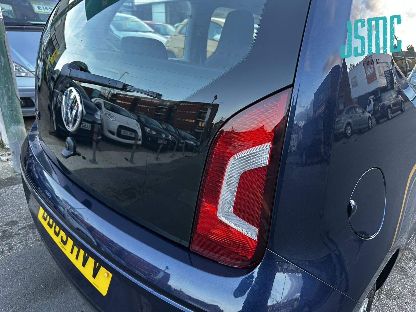 Volkswagen up! 1.0 Move up! Hatchback 3dr Petrol ASG Euro 5 (60 ps)