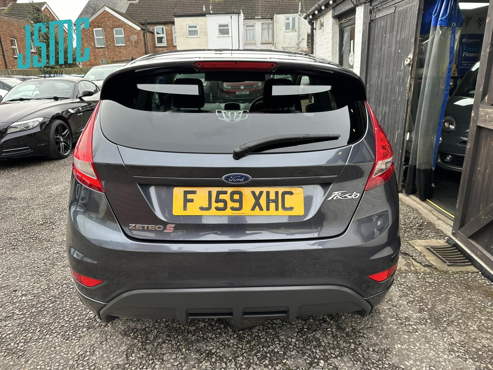 Ford Fiesta 1.6 Zetec S Hatchback 3dr Petrol Manual (139 g/km, 118 bhp)