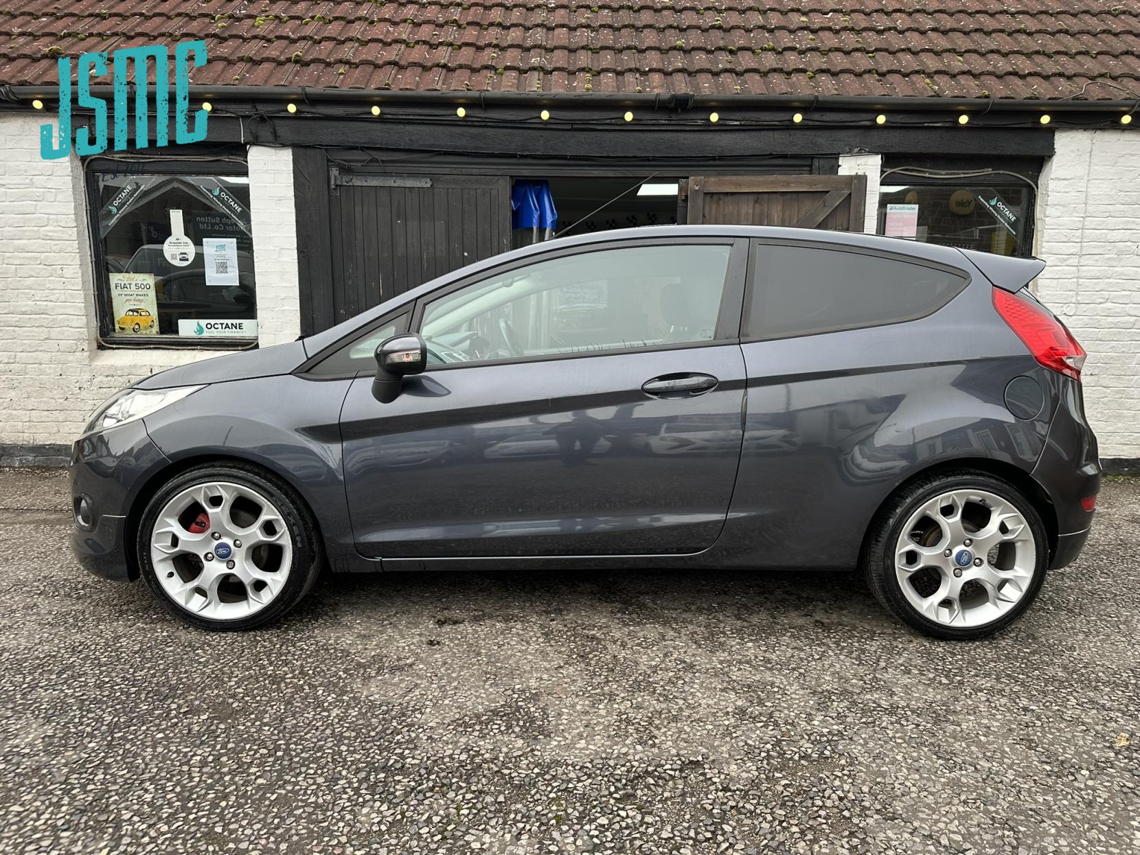 Ford Fiesta 1.6 Zetec S Hatchback 3dr Petrol Manual (139 g/km, 118 bhp)