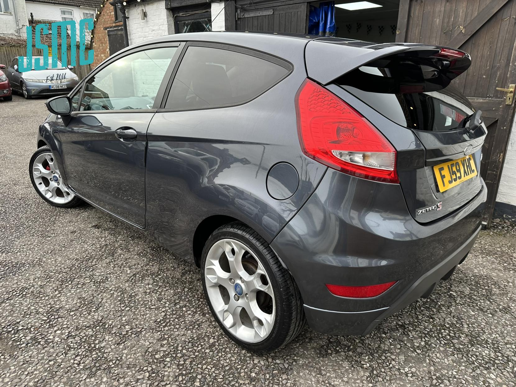 Ford Fiesta 1.6 Zetec S Hatchback 3dr Petrol Manual (139 g/km, 118 bhp)