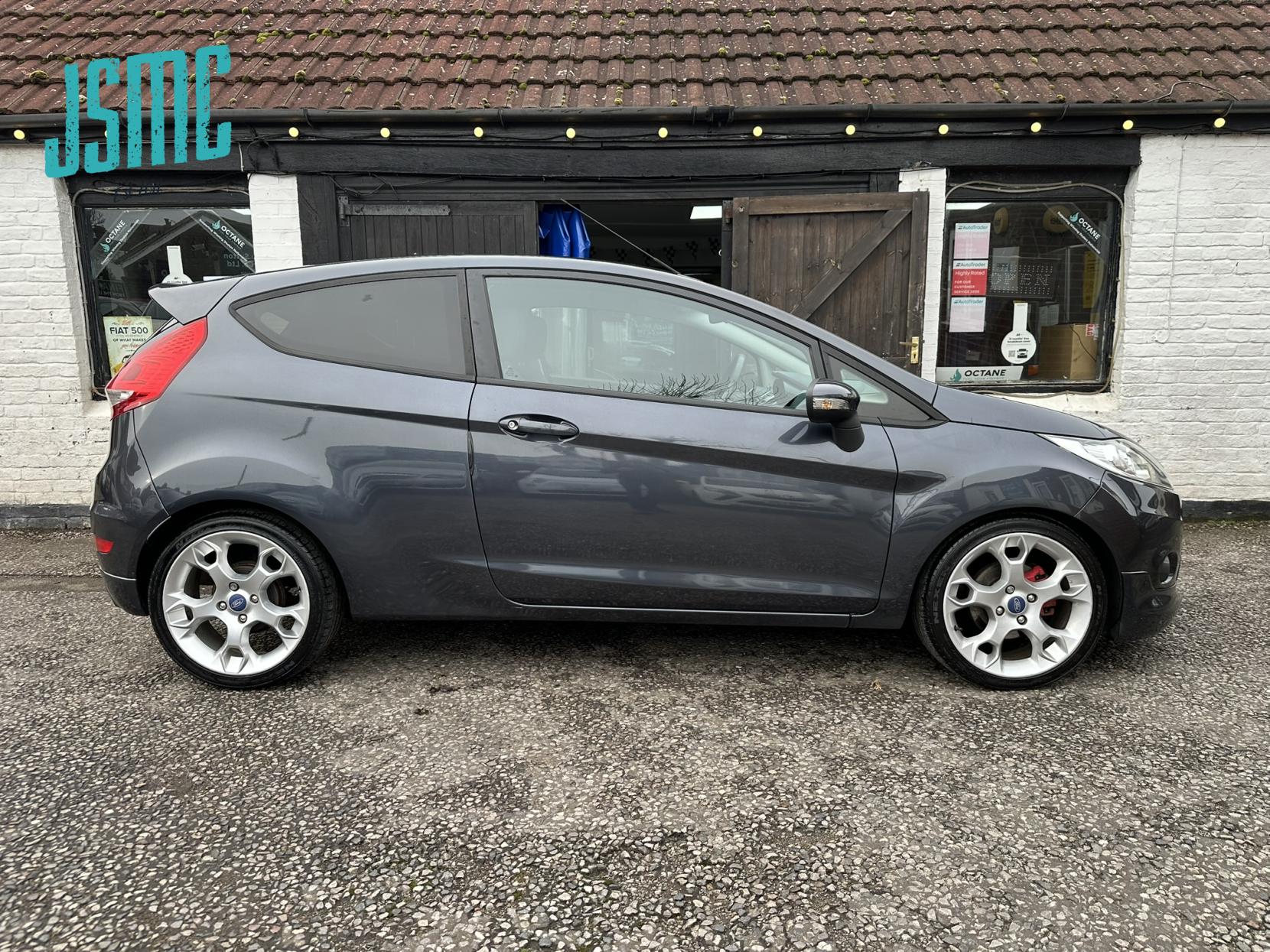 Ford Fiesta 1.6 Zetec S Hatchback 3dr Petrol Manual (139 g/km, 118 bhp)