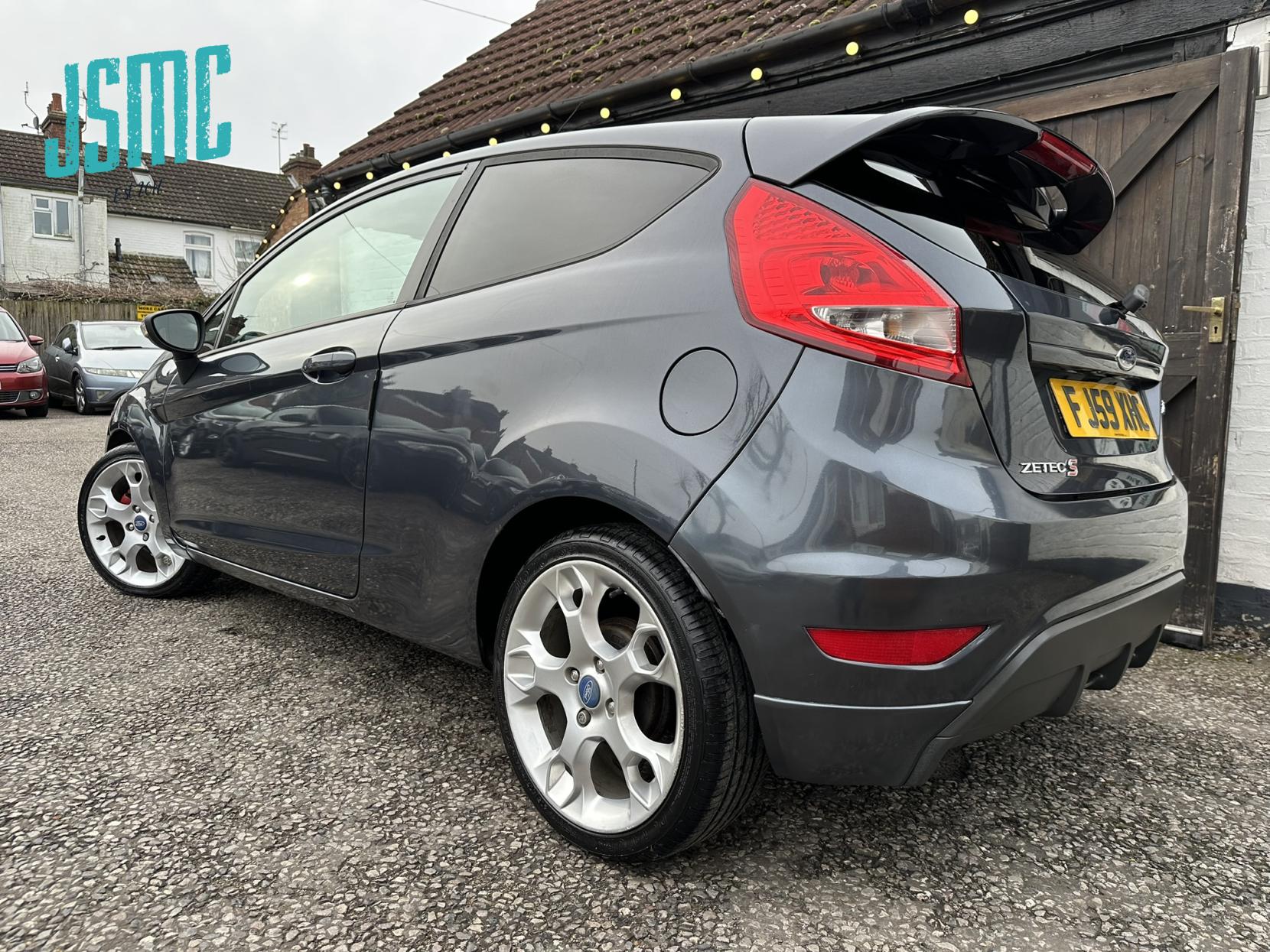 Ford Fiesta 1.6 Zetec S Hatchback 3dr Petrol Manual (139 g/km, 118 bhp)