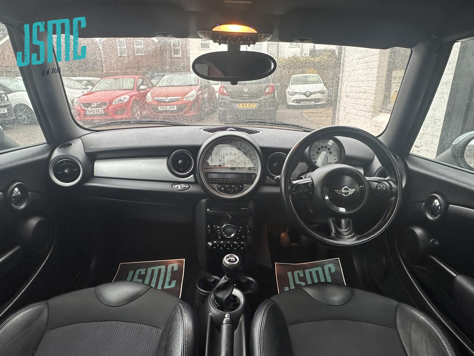 MINI Convertible 1.6 Cooper Convertible 2dr Petrol Manual Euro 5 (s/s) (122 ps)