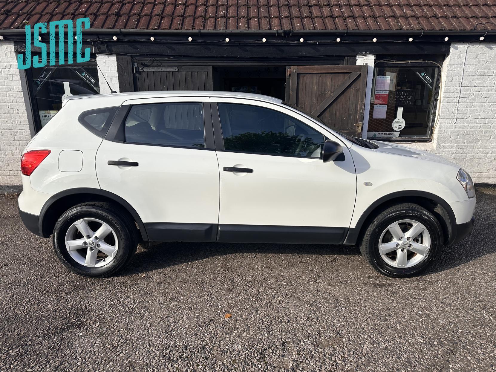 Nissan Qashqai 2.0 Visia Hatchback 5dr Petrol Manual 4WD (199 g/km, 139 bhp)