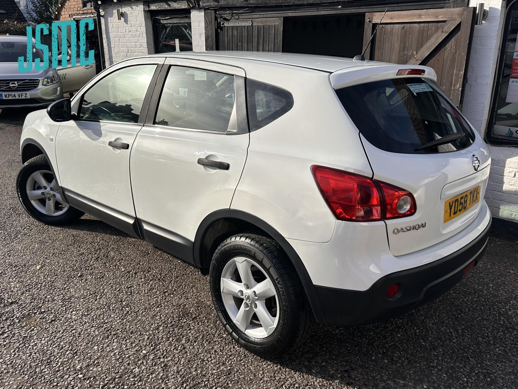 Nissan Qashqai 2.0 Visia Hatchback 5dr Petrol Manual 4WD (199 g/km, 139 bhp)