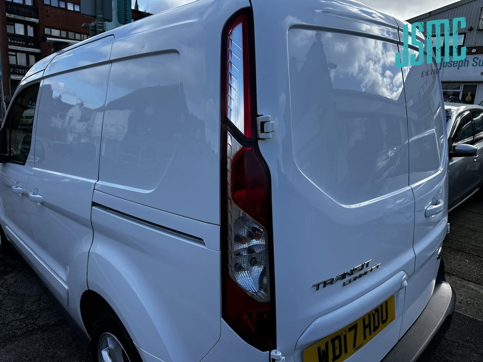 Ford Transit Connect 1.5 TDCi 200 Limited Panel Van 5dr Diesel Manual L1 H1 (119 g/km, 118 bhp)