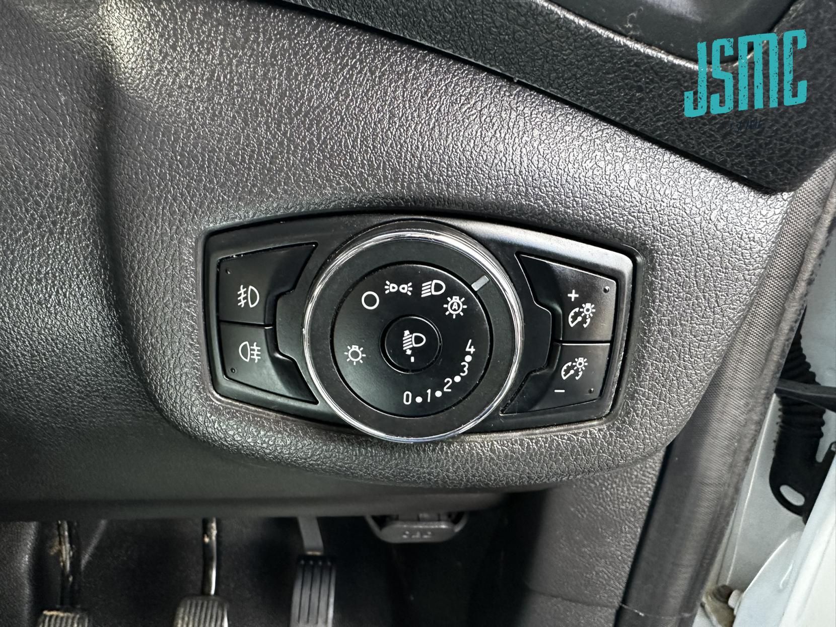 Ford Transit Connect 1.5 TDCi 200 Limited Panel Van 5dr Diesel Manual L1 H1 (119 g/km, 118 bhp)