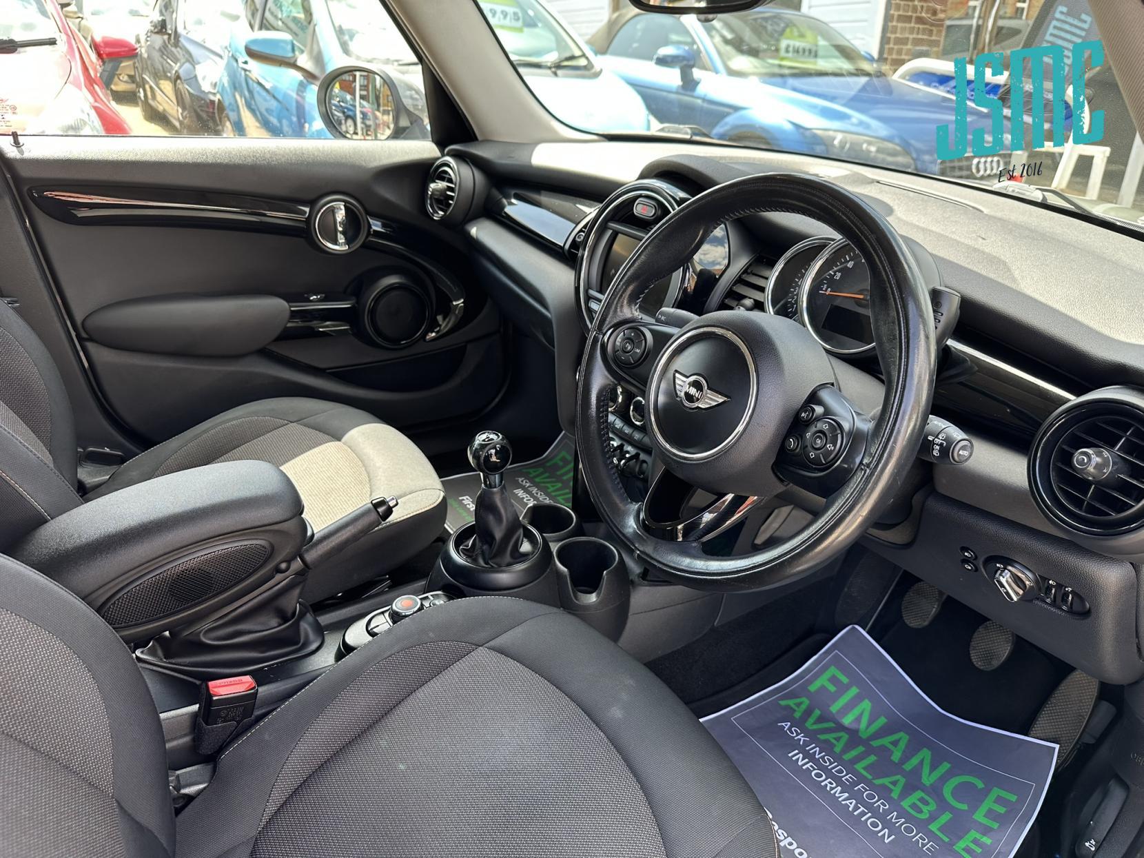 MINI Hatch 1.2 One Hatchback 5dr Petrol Manual Euro 6 (s/s) (102 ps)