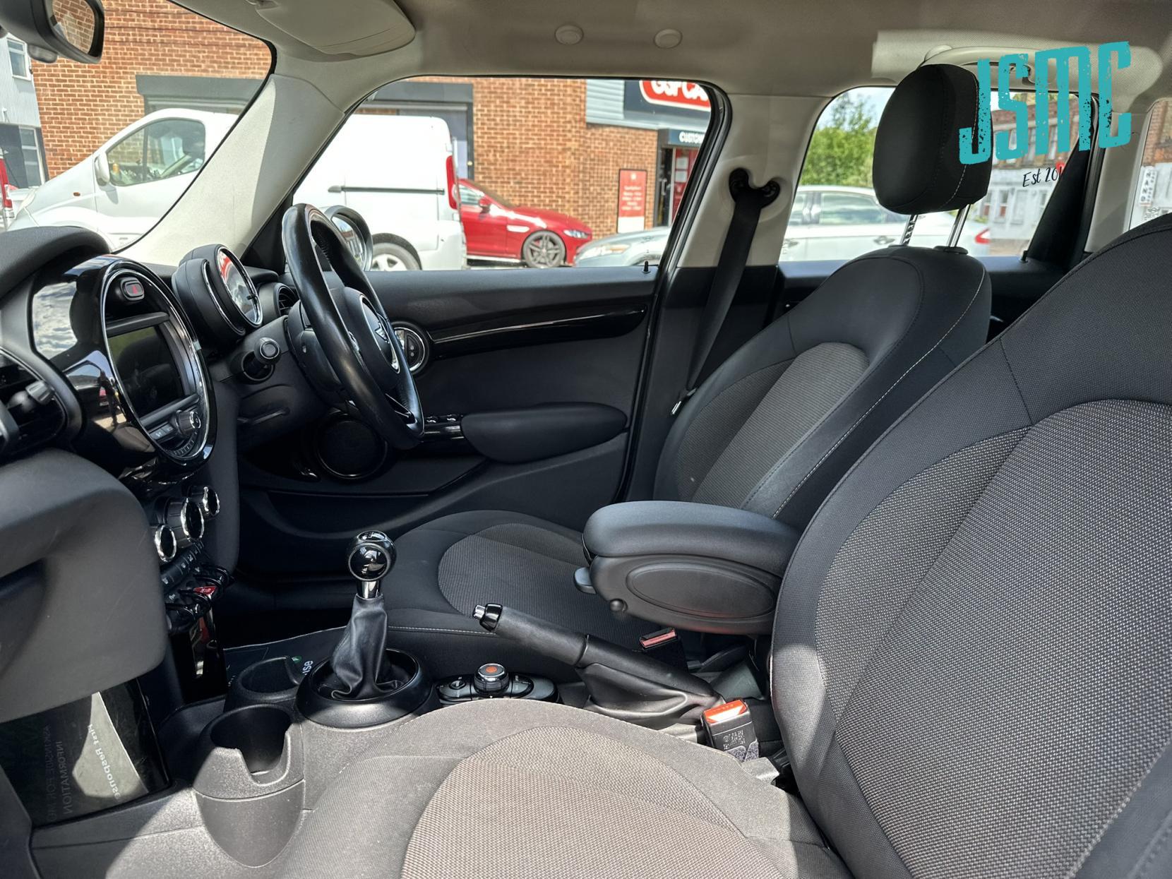 MINI Hatch 1.2 One Hatchback 5dr Petrol Manual Euro 6 (s/s) (102 ps)