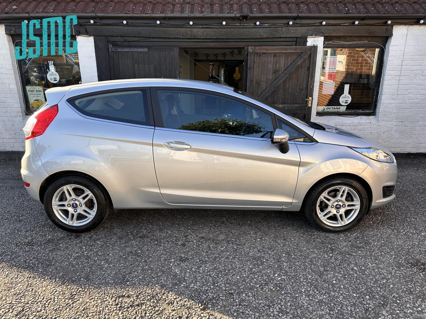 Ford Fiesta 1.0T EcoBoost Zetec Hatchback 3dr Petrol Manual Euro 5 (s/s) (100 ps)