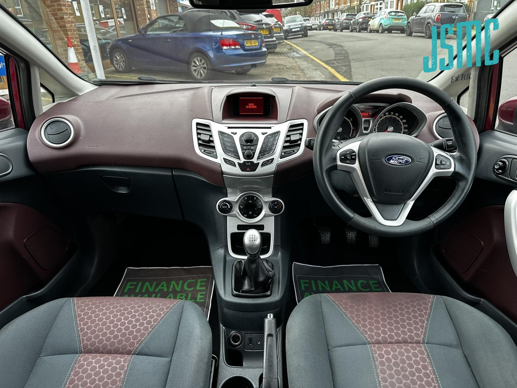 Ford Fiesta 1.4 Titanium Hatchback 5dr Petrol Manual (133 g/km, 94 bhp)