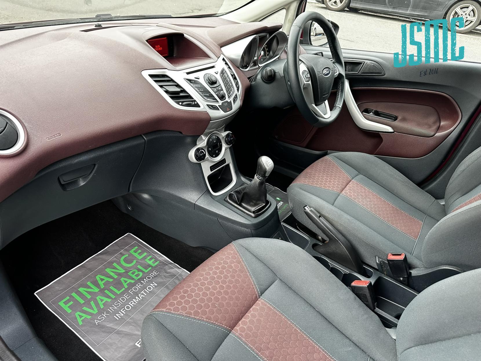 Ford Fiesta 1.4 Titanium Hatchback 5dr Petrol Manual (133 g/km, 94 bhp)