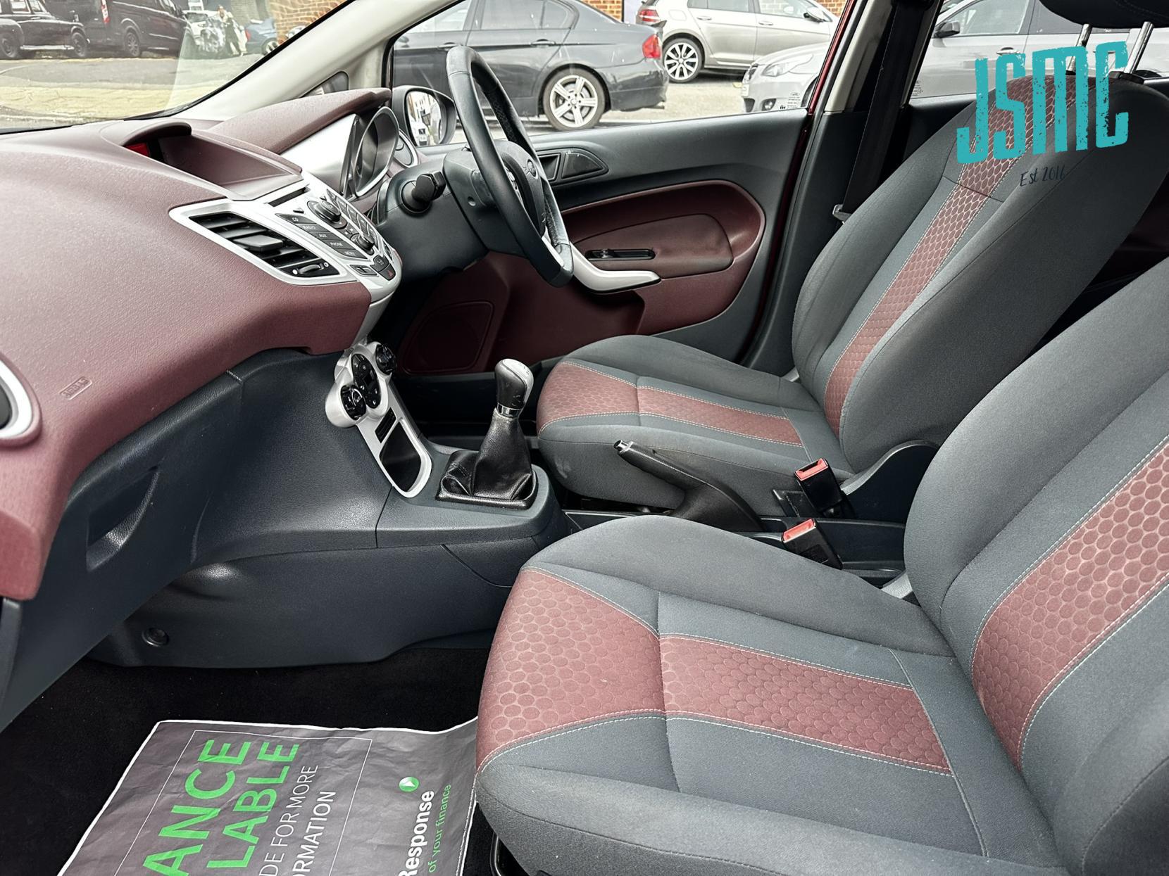 Ford Fiesta 1.4 Titanium Hatchback 5dr Petrol Manual (133 g/km, 94 bhp)