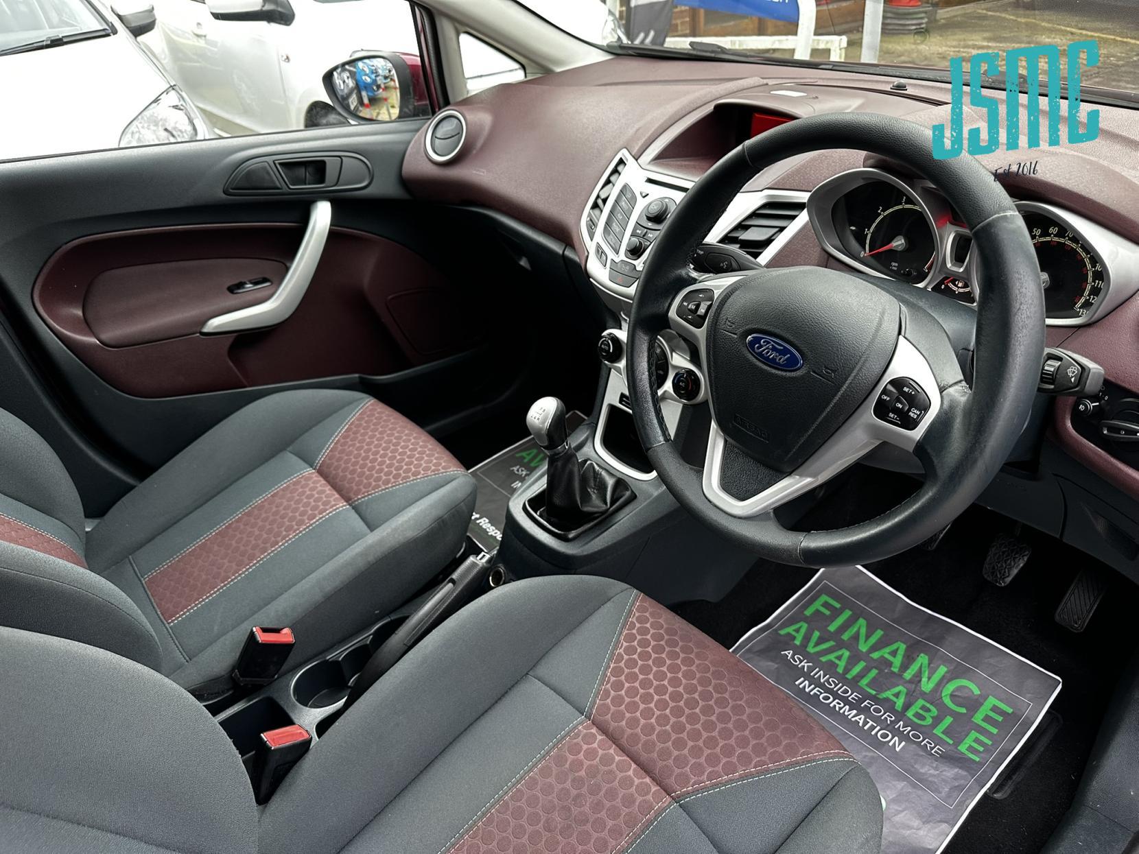 Ford Fiesta 1.4 Titanium Hatchback 5dr Petrol Manual (133 g/km, 94 bhp)