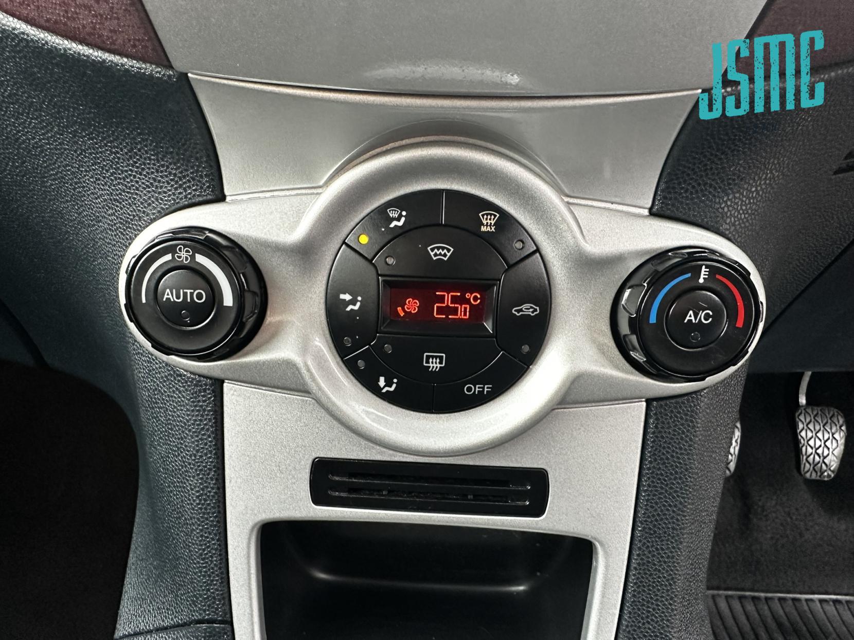 Ford Fiesta 1.4 Titanium Hatchback 5dr Petrol Manual (133 g/km, 94 bhp)