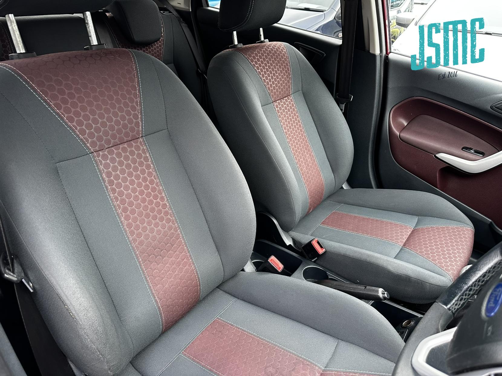 Ford Fiesta 1.4 Titanium Hatchback 5dr Petrol Manual (133 g/km, 94 bhp)